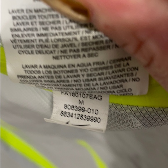 Nike sportswear big kid rain jacket - Picture 5 of 6